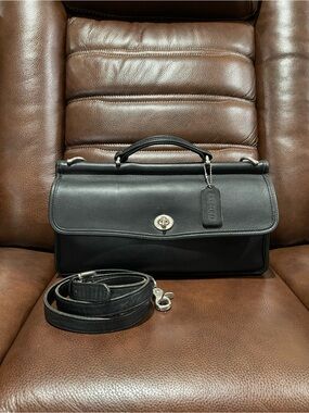Vintage Coach city Willis bag